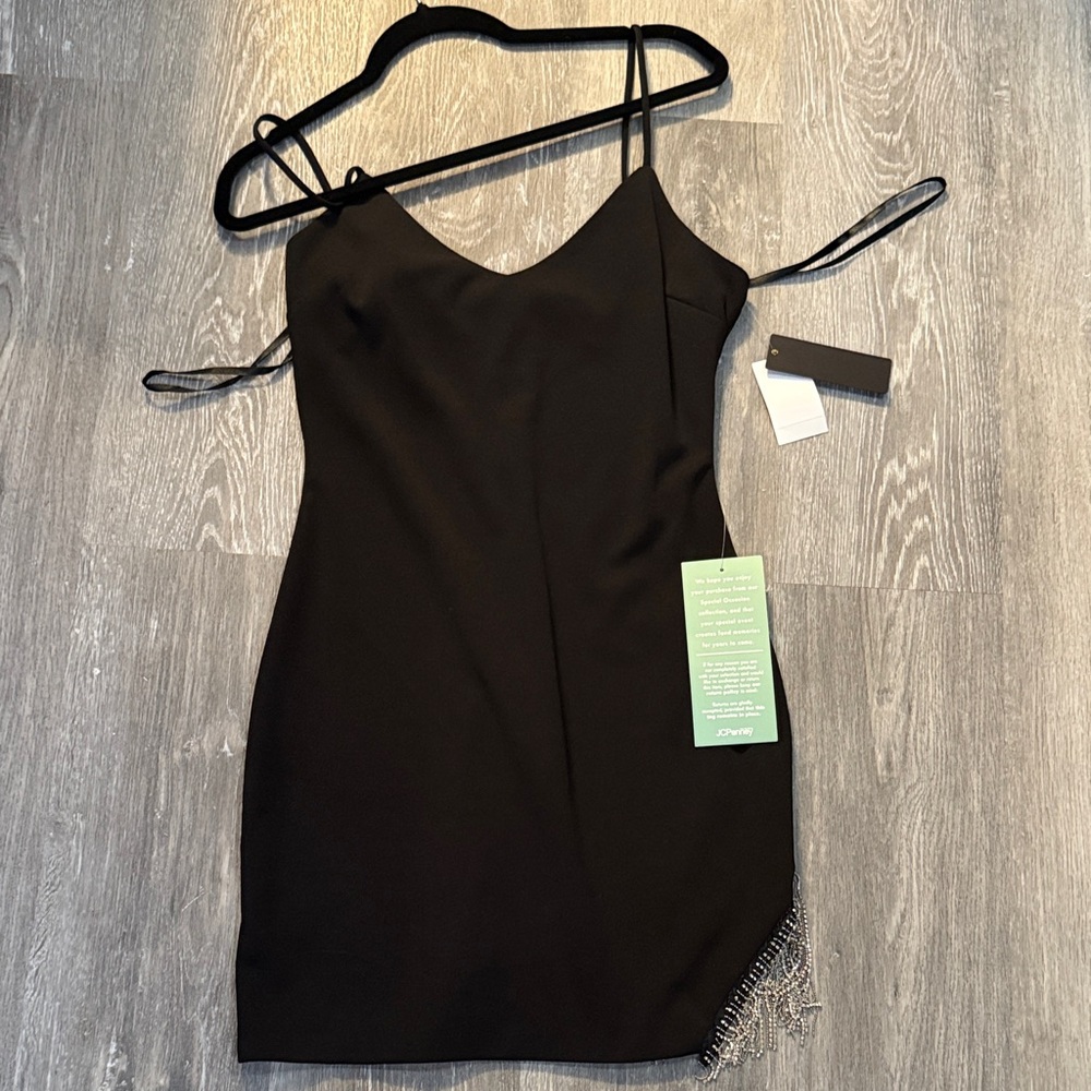 City Triangles Elegant Black Mini Dress with Fringe Accent